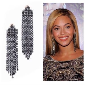 Dangling dazzling grey/silver earrings